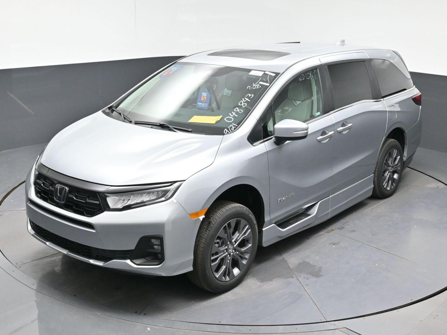 2026 Silver /Light Gray Honda Odyssey Touring (5FNRL6H80TB) with an 3.5L V6 SOHC 24V engine, Automatic transmission, located at 4301 Oak Circle #19, Boca Raton, FL, 33431, (954) 561-2499, 26.388472, -80.084045- Photo#8