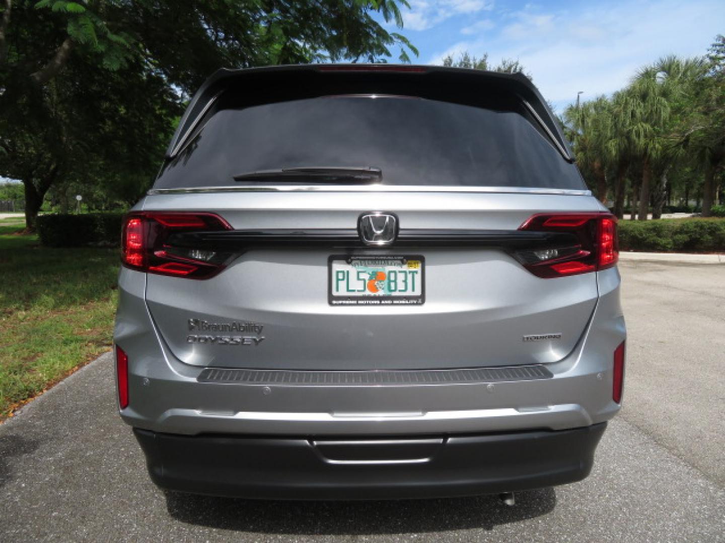 2026 Silver /Light Gray Honda Odyssey Touring (5FNRL6H80TB) with an 3.5L V6 SOHC 24V engine, Automatic transmission, located at 4301 Oak Circle #19, Boca Raton, FL, 33431, (954) 561-2499, 26.388472, -80.084045- Photo#20