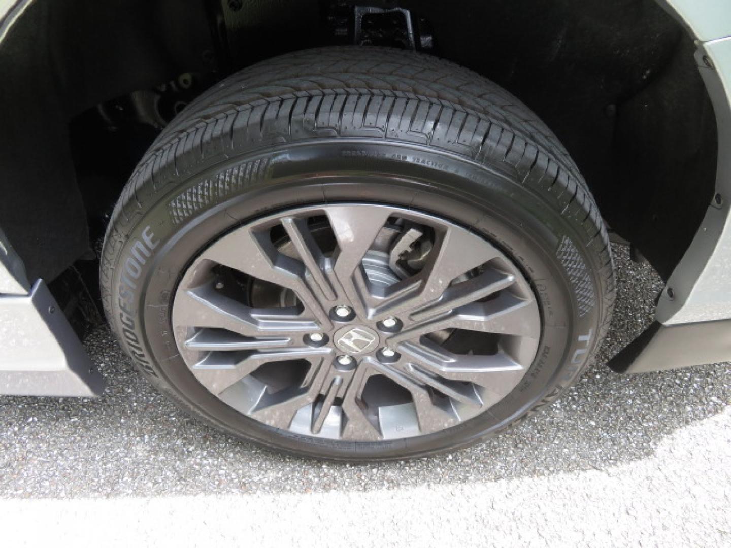 2026 Silver /Light Gray Honda Odyssey Touring (5FNRL6H80TB) with an 3.5L V6 SOHC 24V engine, Automatic transmission, located at 4301 Oak Circle #19, Boca Raton, FL, 33431, (954) 561-2499, 26.388472, -80.084045- Photo#37