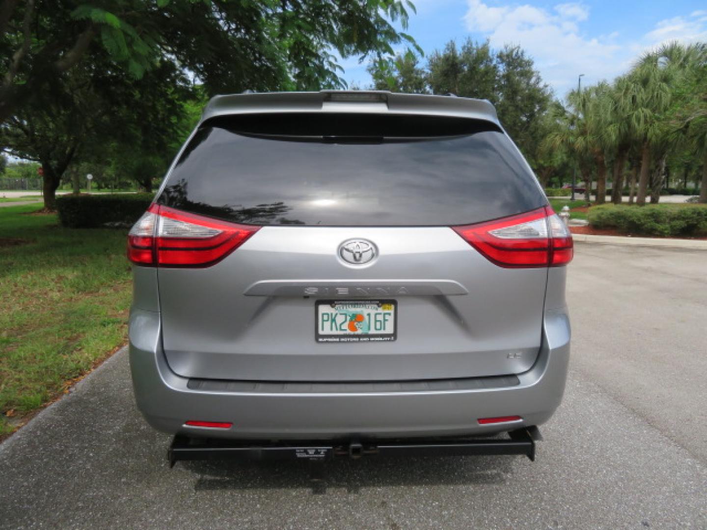 2018 Silver /Gray Toyota Sienna LE 8-Passenger (5TDKZ3DC7JS) with an 3.5L V6 EFI DOHC 24V engine, 8A transmission, located at 4301 Oak Circle #19, Boca Raton, FL, 33431, (954) 561-2499, 26.388472, -80.084045 - ? 2018 TOYOTA SIENNA POWER SIDE-ENTRY WHEELCHAIR VAN — IMMACULATE! ?? Looking for a clean, reliable Toyota Sienna handicap wheelchair van? This one deserves a serious look! ? 2018 Toyota Sienna ? Power Side-Entry Wheelchair Conversion ? Immaculate Condition Inside & Out ? Clean Carfax ? Clea- Photo#13