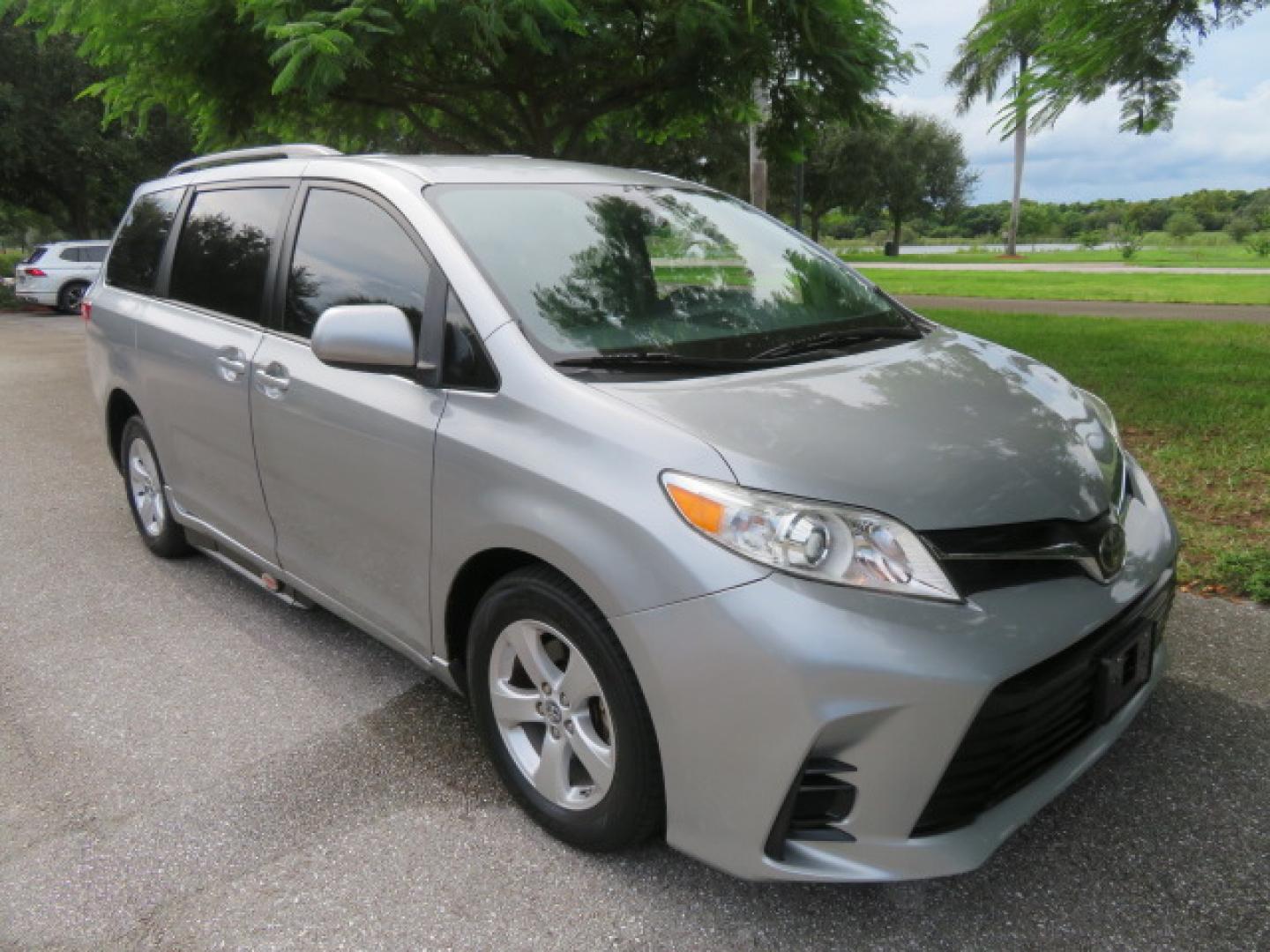 2018 Silver /Gray Toyota Sienna LE 8-Passenger (5TDKZ3DC7JS) with an 3.5L V6 EFI DOHC 24V engine, 8A transmission, located at 4301 Oak Circle #19, Boca Raton, FL, 33431, (954) 561-2499, 26.388472, -80.084045 - ? 2018 TOYOTA SIENNA POWER SIDE-ENTRY WHEELCHAIR VAN — IMMACULATE! ?? Looking for a clean, reliable Toyota Sienna handicap wheelchair van? This one deserves a serious look! ? 2018 Toyota Sienna ? Power Side-Entry Wheelchair Conversion ? Immaculate Condition Inside & Out ? Clean Carfax ? Clea- Photo#16