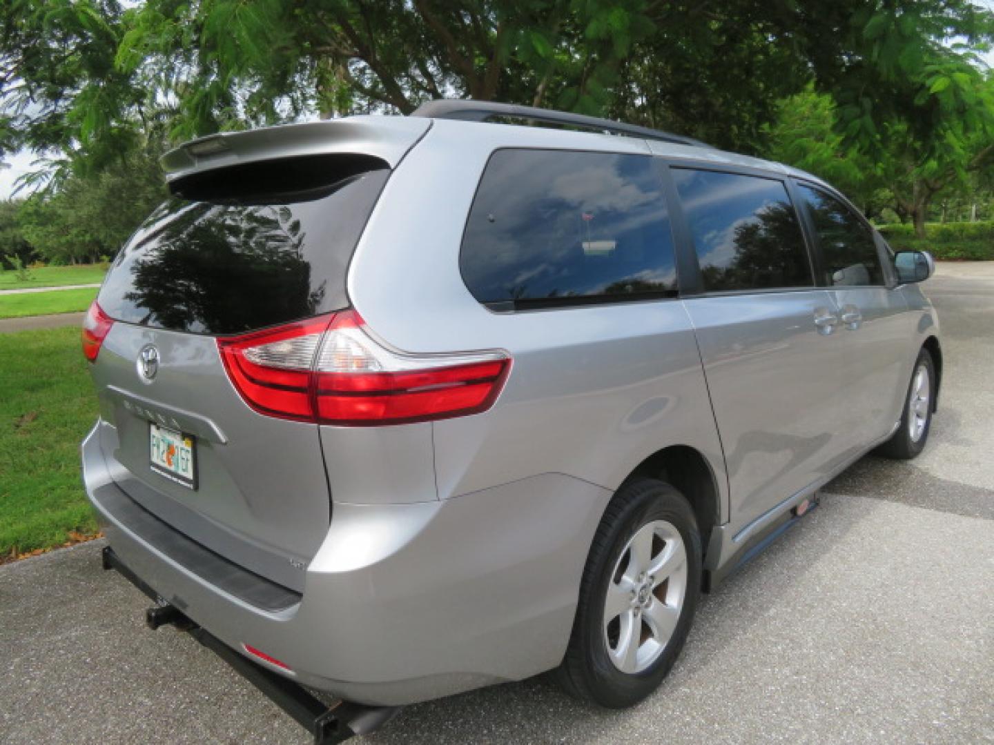 2018 Silver /Gray Toyota Sienna LE 8-Passenger (5TDKZ3DC7JS) with an 3.5L V6 EFI DOHC 24V engine, 8A transmission, located at 4301 Oak Circle #19, Boca Raton, FL, 33431, (954) 561-2499, 26.388472, -80.084045 - ? 2018 TOYOTA SIENNA POWER SIDE-ENTRY WHEELCHAIR VAN — IMMACULATE! ?? Looking for a clean, reliable Toyota Sienna handicap wheelchair van? This one deserves a serious look! ? 2018 Toyota Sienna ? Power Side-Entry Wheelchair Conversion ? Immaculate Condition Inside & Out ? Clean Carfax ? Clea- Photo#22