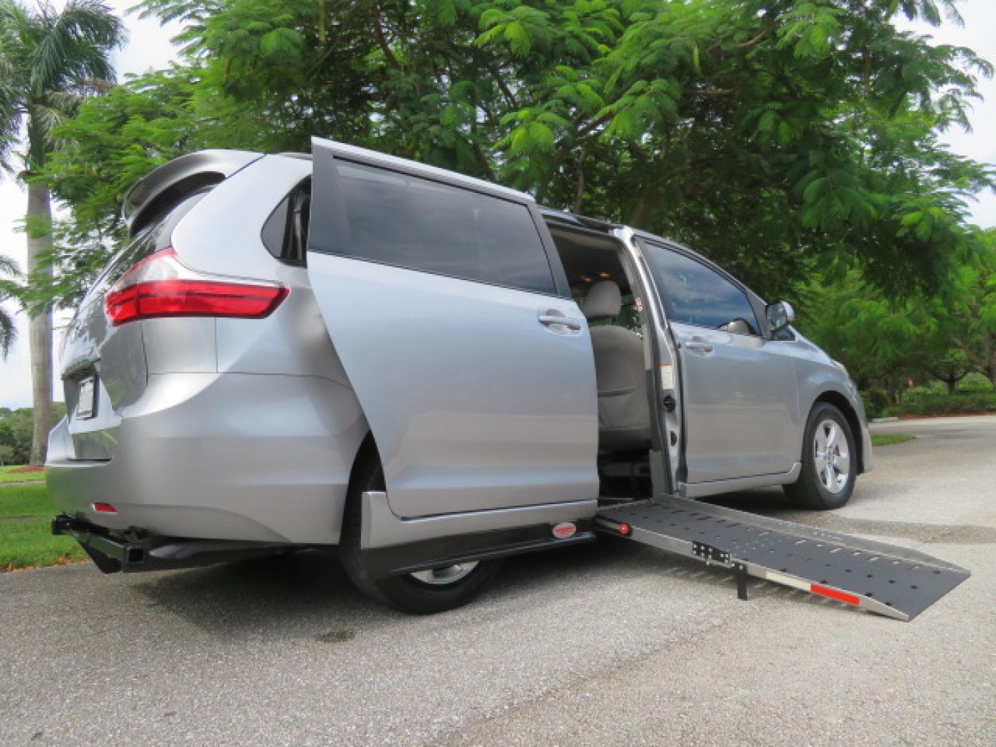2018 Silver /Gray Toyota Sienna LE 8-Passenger (5TDKZ3DC7JS) with an 3.5L V6 EFI DOHC 24V engine, 8A transmission, located at 4301 Oak Circle #19, Boca Raton, FL, 33431, (954) 561-2499, 26.388472, -80.084045 - ? 2018 TOYOTA SIENNA POWER SIDE-ENTRY WHEELCHAIR VAN — IMMACULATE! ?? Looking for a clean, reliable Toyota Sienna handicap wheelchair van? This one deserves a serious look! ? 2018 Toyota Sienna ? Power Side-Entry Wheelchair Conversion ? Immaculate Condition Inside & Out ? Clean Carfax ? Clea- Photo#34