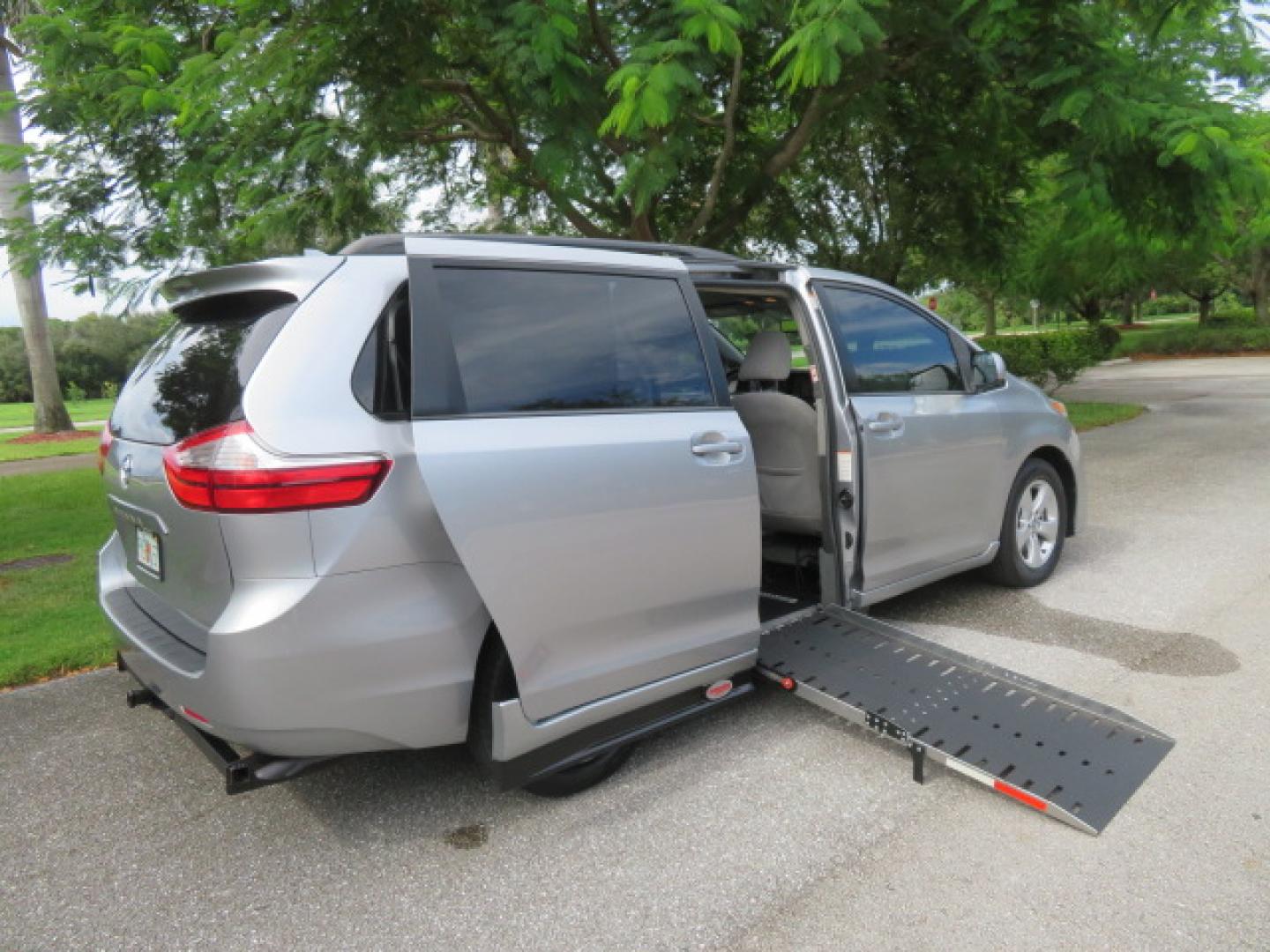 2018 Silver /Gray Toyota Sienna LE 8-Passenger (5TDKZ3DC7JS) with an 3.5L V6 EFI DOHC 24V engine, 8A transmission, located at 4301 Oak Circle #19, Boca Raton, FL, 33431, (954) 561-2499, 26.388472, -80.084045 - ? 2018 TOYOTA SIENNA POWER SIDE-ENTRY WHEELCHAIR VAN — IMMACULATE! ?? Looking for a clean, reliable Toyota Sienna handicap wheelchair van? This one deserves a serious look! ? 2018 Toyota Sienna ? Power Side-Entry Wheelchair Conversion ? Immaculate Condition Inside & Out ? Clean Carfax ? Clea- Photo#35