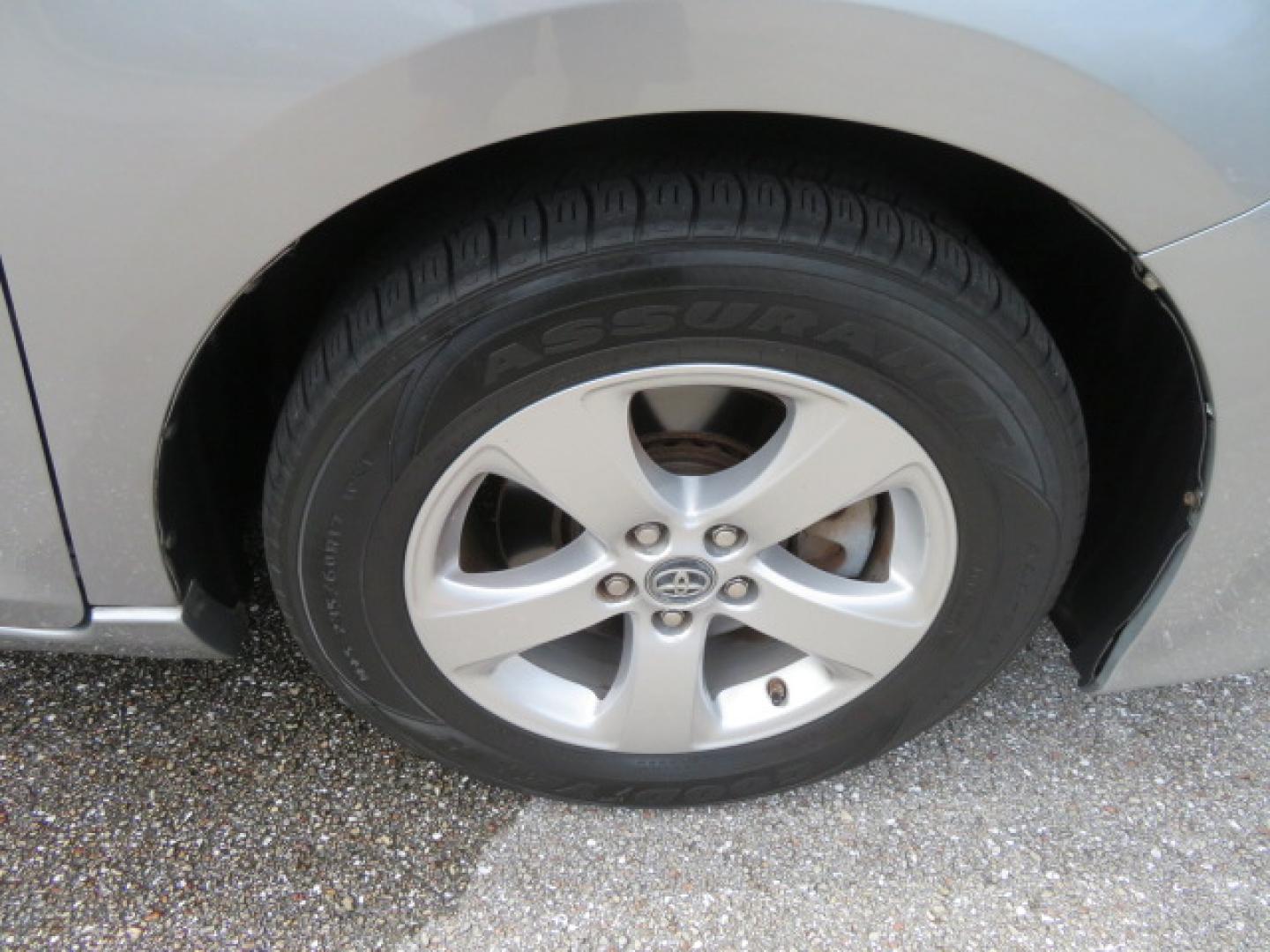2018 Silver /Gray Toyota Sienna LE 8-Passenger (5TDKZ3DC7JS) with an 3.5L V6 EFI DOHC 24V engine, 8A transmission, located at 4301 Oak Circle #19, Boca Raton, FL, 33431, (954) 561-2499, 26.388472, -80.084045 - ? 2018 TOYOTA SIENNA POWER SIDE-ENTRY WHEELCHAIR VAN — IMMACULATE! ?? Looking for a clean, reliable Toyota Sienna handicap wheelchair van? This one deserves a serious look! ? 2018 Toyota Sienna ? Power Side-Entry Wheelchair Conversion ? Immaculate Condition Inside & Out ? Clean Carfax ? Clea- Photo#63