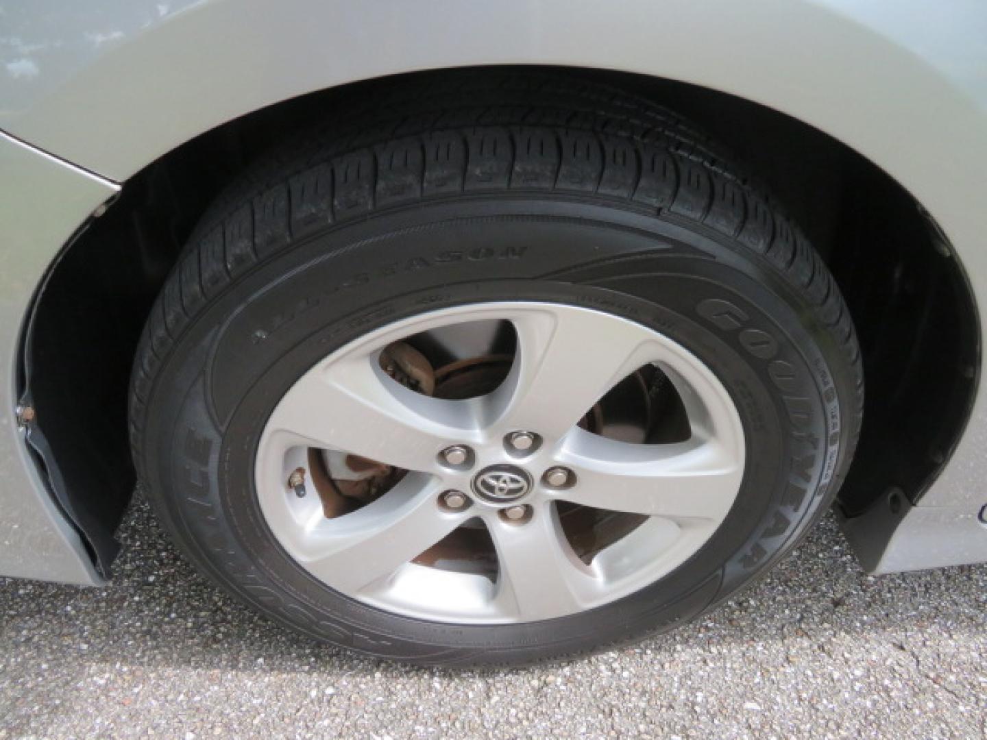 2018 Silver /Gray Toyota Sienna LE 8-Passenger (5TDKZ3DC7JS) with an 3.5L V6 EFI DOHC 24V engine, 8A transmission, located at 4301 Oak Circle #19, Boca Raton, FL, 33431, (954) 561-2499, 26.388472, -80.084045 - ? 2018 TOYOTA SIENNA POWER SIDE-ENTRY WHEELCHAIR VAN — IMMACULATE! ?? Looking for a clean, reliable Toyota Sienna handicap wheelchair van? This one deserves a serious look! ? 2018 Toyota Sienna ? Power Side-Entry Wheelchair Conversion ? Immaculate Condition Inside & Out ? Clean Carfax ? Clea- Photo#66