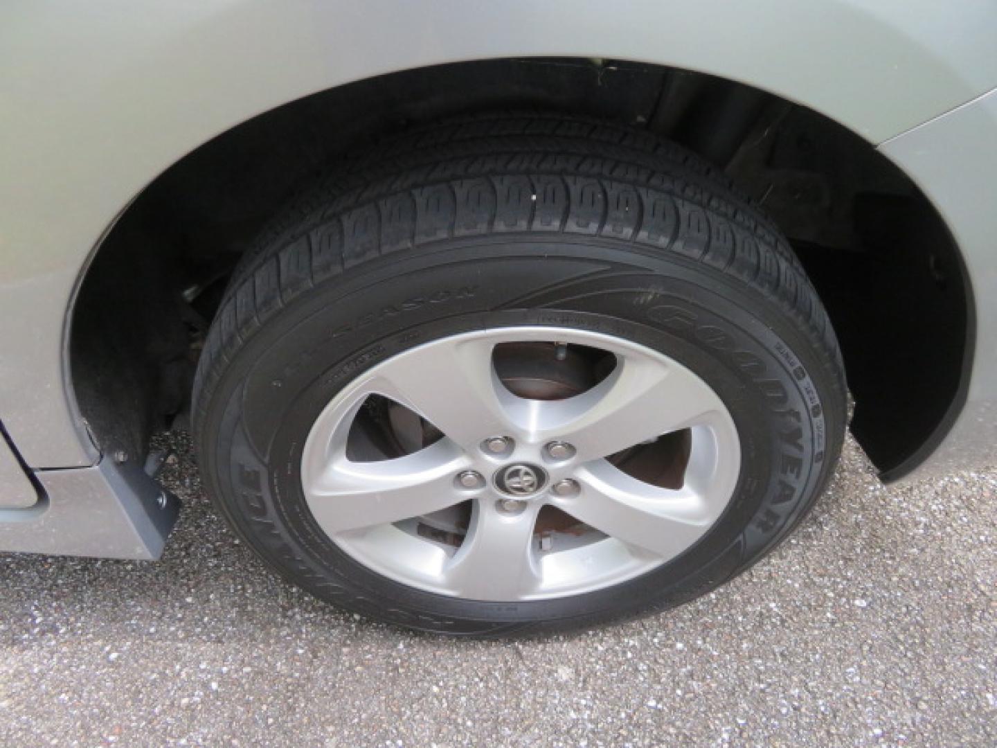 2018 Silver /Gray Toyota Sienna LE 8-Passenger (5TDKZ3DC7JS) with an 3.5L V6 EFI DOHC 24V engine, 8A transmission, located at 4301 Oak Circle #19, Boca Raton, FL, 33431, (954) 561-2499, 26.388472, -80.084045 - ? 2018 TOYOTA SIENNA POWER SIDE-ENTRY WHEELCHAIR VAN — IMMACULATE! ?? Looking for a clean, reliable Toyota Sienna handicap wheelchair van? This one deserves a serious look! ? 2018 Toyota Sienna ? Power Side-Entry Wheelchair Conversion ? Immaculate Condition Inside & Out ? Clean Carfax ? Clea- Photo#67